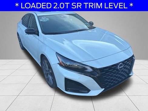 Used 2023 Nissan Altima 2.0 SR image 3