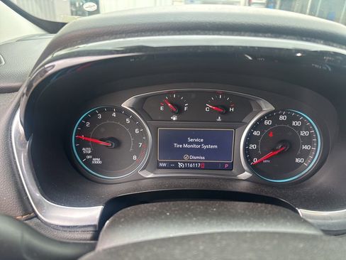 Used 2020 Chevrolet Traverse LT w/ LT Premium Package AWD/4WD image 9