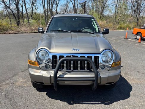 Used 2006 Jeep Liberty Limited image 8