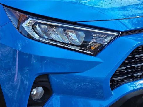 Used 2020 Toyota RAV4 XLE image 3