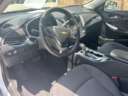 Used 2020 Chevrolet Malibu LT FWD image 17