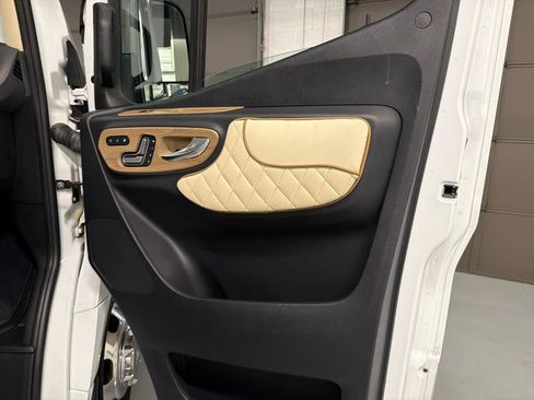 Used 2024 Mercedes-Benz Sprinter 3500 image 22