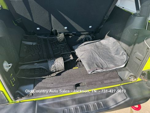 Used 2016 Jeep Wrangler Unlimited Rubicon image 32