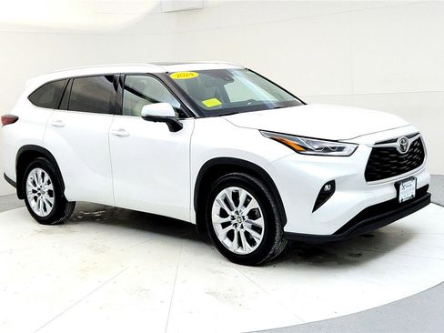 Used 2024 Toyota Highlander Limited image 7