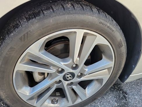 Used 2017 Hyundai Elantra Limited w/ Limited Ultimate Package 09 image 12