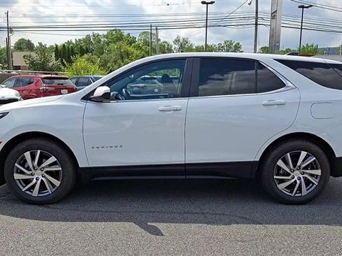 Used 2023 Chevrolet Equinox LT image 5