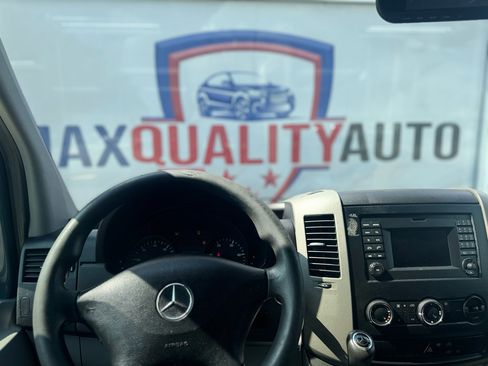 Used 2018 Mercedes-Benz Sprinter 2500 image 35
