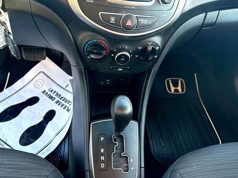 Used 2017 Hyundai Accent SE image 15