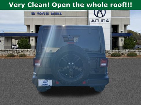 Used 2023 Jeep Wrangler Unlimited Sahara image 6