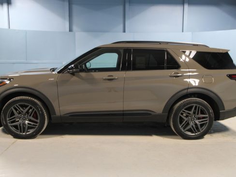 New 2026 Ford Explorer ST-Line w/ ST-Line Street Pack image 25
