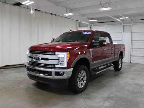 Used 2019 Ford F250 Lariat w/ Lariat Ultimate Package AWD/4WD image 4