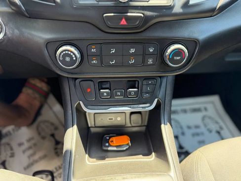 Used 2018 GMC Terrain SLE FWD image 46