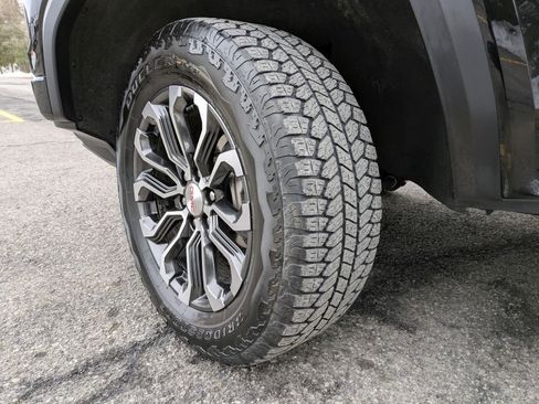 Certified 2024 GMC Canyon Denali image 39