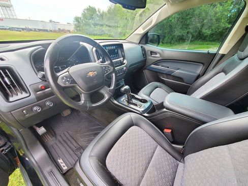 Used 2018 Chevrolet Colorado Z71 AWD/4WD image 12