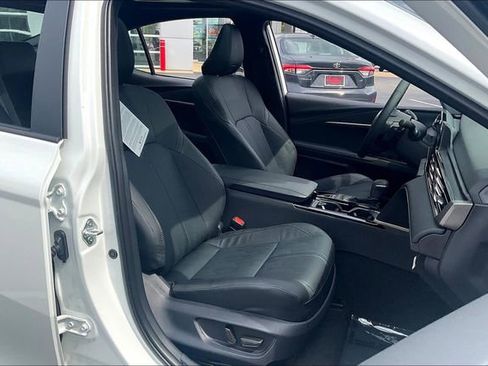 Used 2025 Toyota Camry XSE image 7