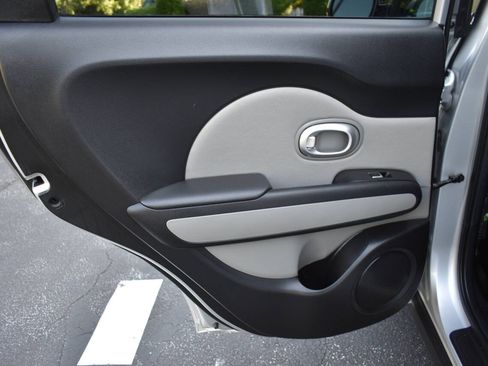 Used 2017 Kia Soul + FWD image 12