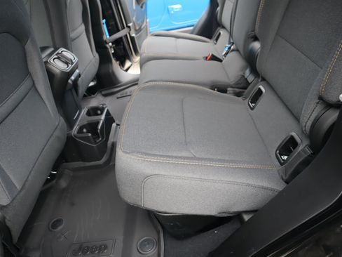 New 2026 Jeep Gladiator Sport AWD/4WD image 12