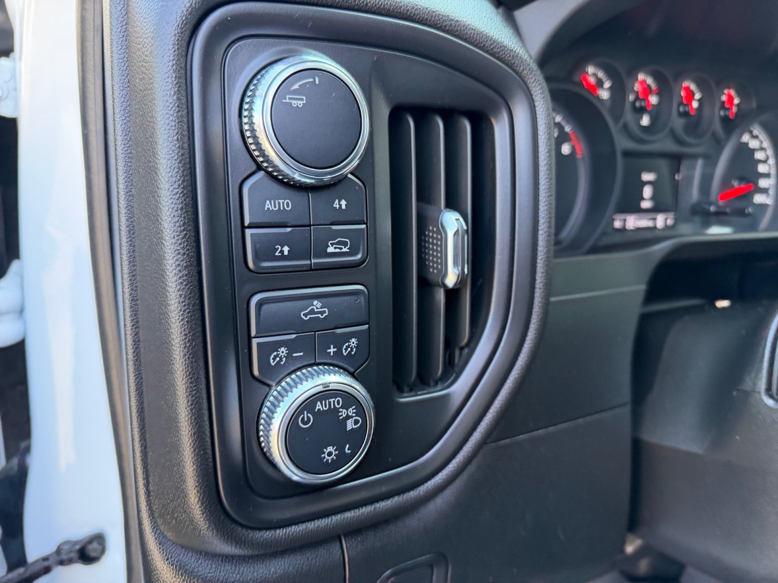Used 2024 GMC Sierra 1500 Pro w/ Graphite Edition AWD/4WD image 16