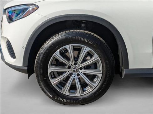 Used 2025 Mercedes-Benz GLC 300 image 24