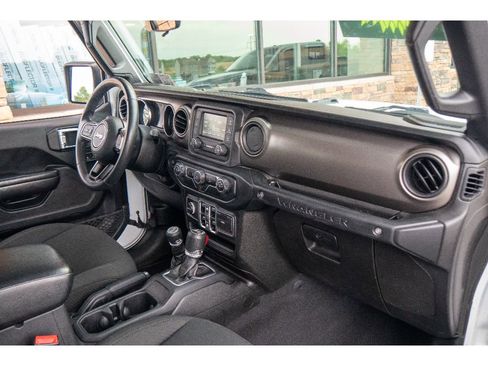 Used 2018 Jeep Wrangler Unlimited Sport S AWD/4WD image 13