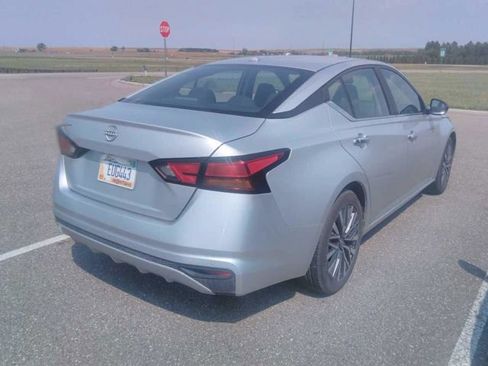 Used 2025 Nissan Altima 2.5 SV FWD image 6