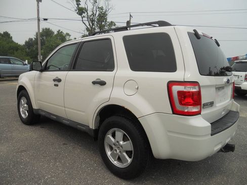 Used 2011 Ford Escape XLT w/ 203A Rapid Spec Order Code FWD image 9