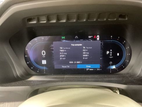 Used 2023 Volvo XC90 B5 Plus image 14