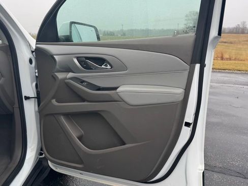 Used 2019 Chevrolet Traverse LT image 18