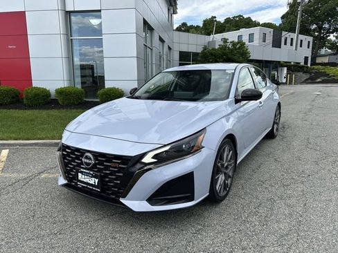 Certified 2023 Nissan Altima 2.0 SR FWD image 4