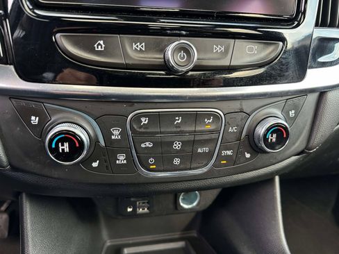 Used 2022 Chevrolet Traverse High Country image 31