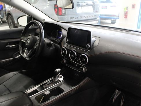 Used 2022 Nissan Sentra SR w/ SR Premium Package image 23