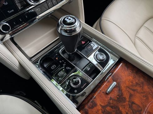 Used 2013 Bentley Mulsanne w/ Rear Entertainment Pkg image 81