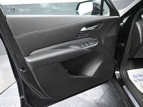 Used 2025 Cadillac XT4 Premium Luxury image 29