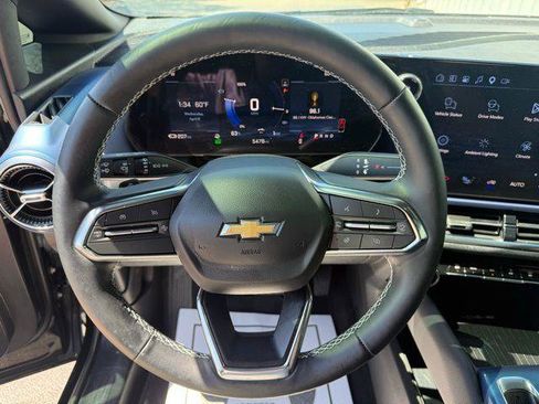 Used 2025 Chevrolet Equinox EV LT image 7