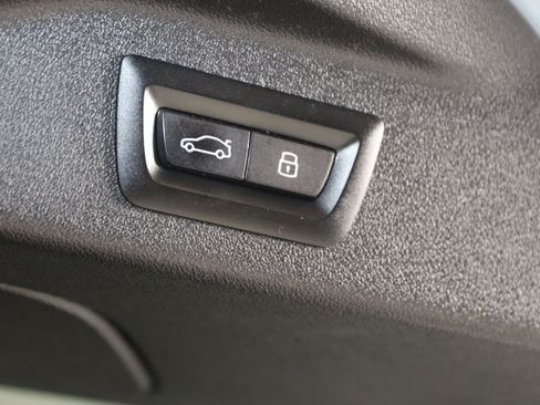 Used 2024 BMW X7 M60i AWD/4WD image 56