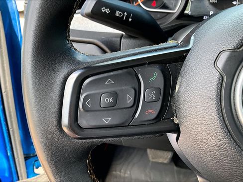 Used 2024 Jeep Gladiator Sport AWD/4WD image 23