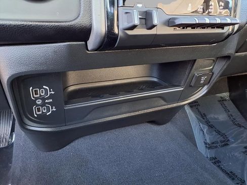 Used 2024 RAM 2500 Big Horn w/ Level 2 Equipment Group image 10