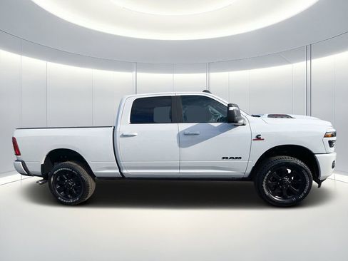 New 2026 RAM 2500 Laramie AWD/4WD image 3