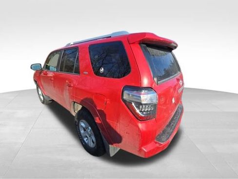 Used 2016 Toyota 4Runner SR5 Premium w/ Four Season Floor Mat Package image 4