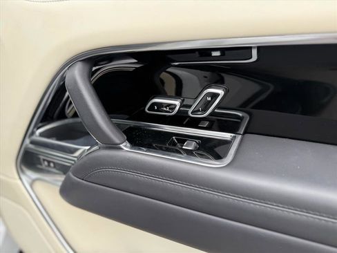 Used 2023 Land Rover Range Rover Long Wheelbase SE image 37