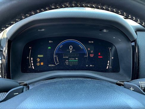 Used 2025 Toyota Camry SE w/ Convenience Package image 13