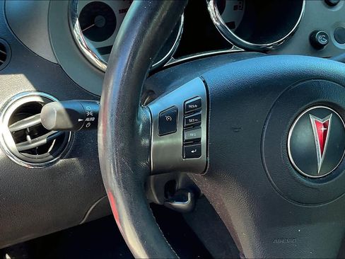 Used 2007 Pontiac Solstice Convertible w/ Premium Package image 17