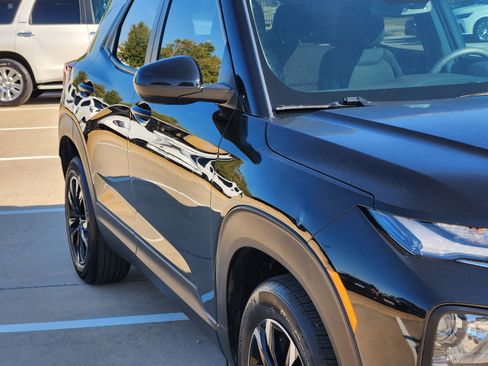 Used 2023 Chevrolet TrailBlazer LT w/ Convenience Package image 8