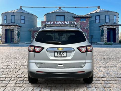 Used 2017 Chevrolet Traverse LT FWD image 4