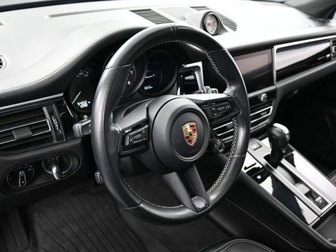 Certified 2023 Porsche Macan Turbo AWD/4WD image 16