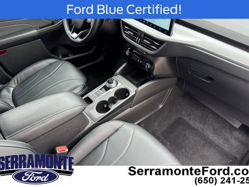 Certified 2025 Ford Escape SE w/ PHEV Premium Package FWD image 19