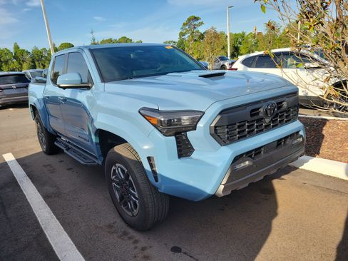 Used 2026 Toyota Tacoma TRD Sport w/ TRD Sport Premium Package RWD image 2