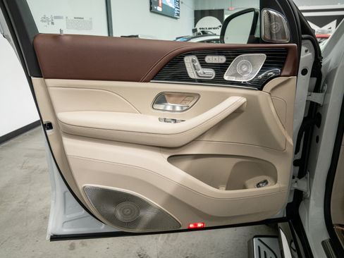 Used 2026 Mercedes-Benz Maybach GLS 600 4MATIC image 49