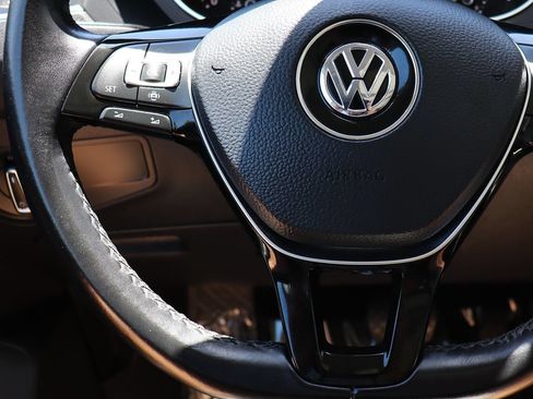 Used 2019 Volkswagen Tiguan SE w/ Panoramic Sunroof Package AWD/4WD image 53