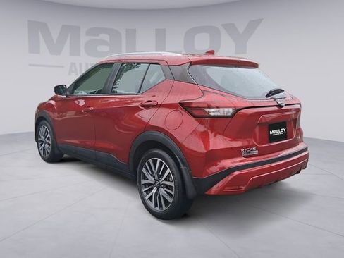 Used 2023 Nissan Kicks SV FWD image 3